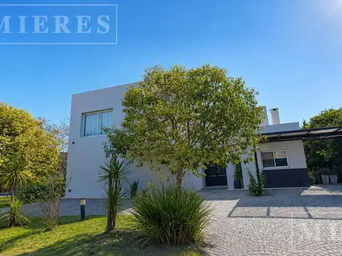 Casa en venta en La Montura, Avenida Patricias Argentinas 3593