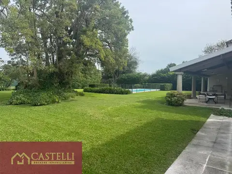 Casa en Venta con 6 cocheras