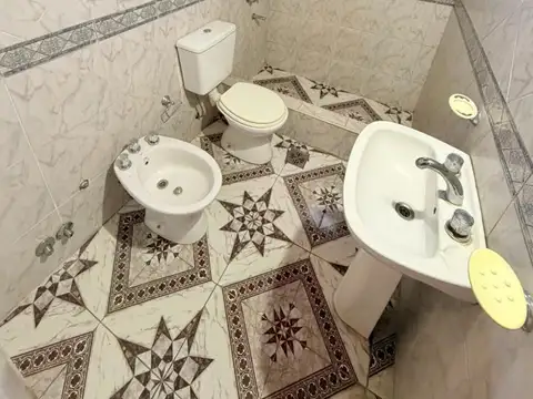 Casa en Alquiler con 1 cochera