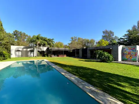 VENTA CASA 3AMB PILETA EN MORENO APTO CRED PERMUTA
