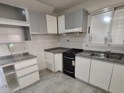 DEPTO 2 AMB CON COCHERA EN PLANTA BAJA