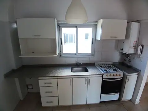Departamento en Alquiler en Caseros, $ 750.000