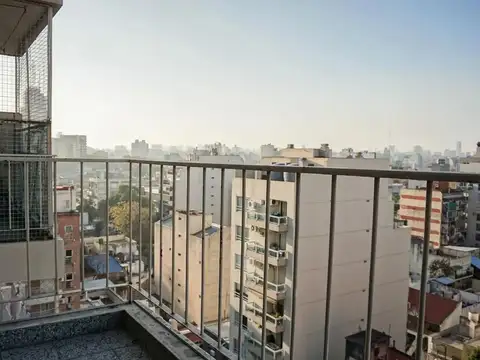 ALQUILER -  AV.CORRIENTES 5800 - CONTRA FRENTE - BALCON