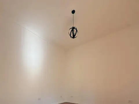 CASA DE PASILLO DE 3 DORMITORIOS RECICLADA