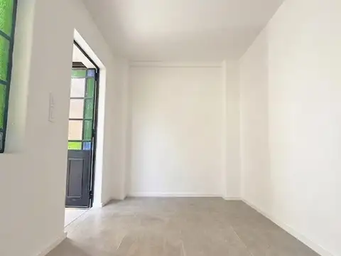 CASA DE PASILLO DE 3 DORMITORIOS RECICLADA