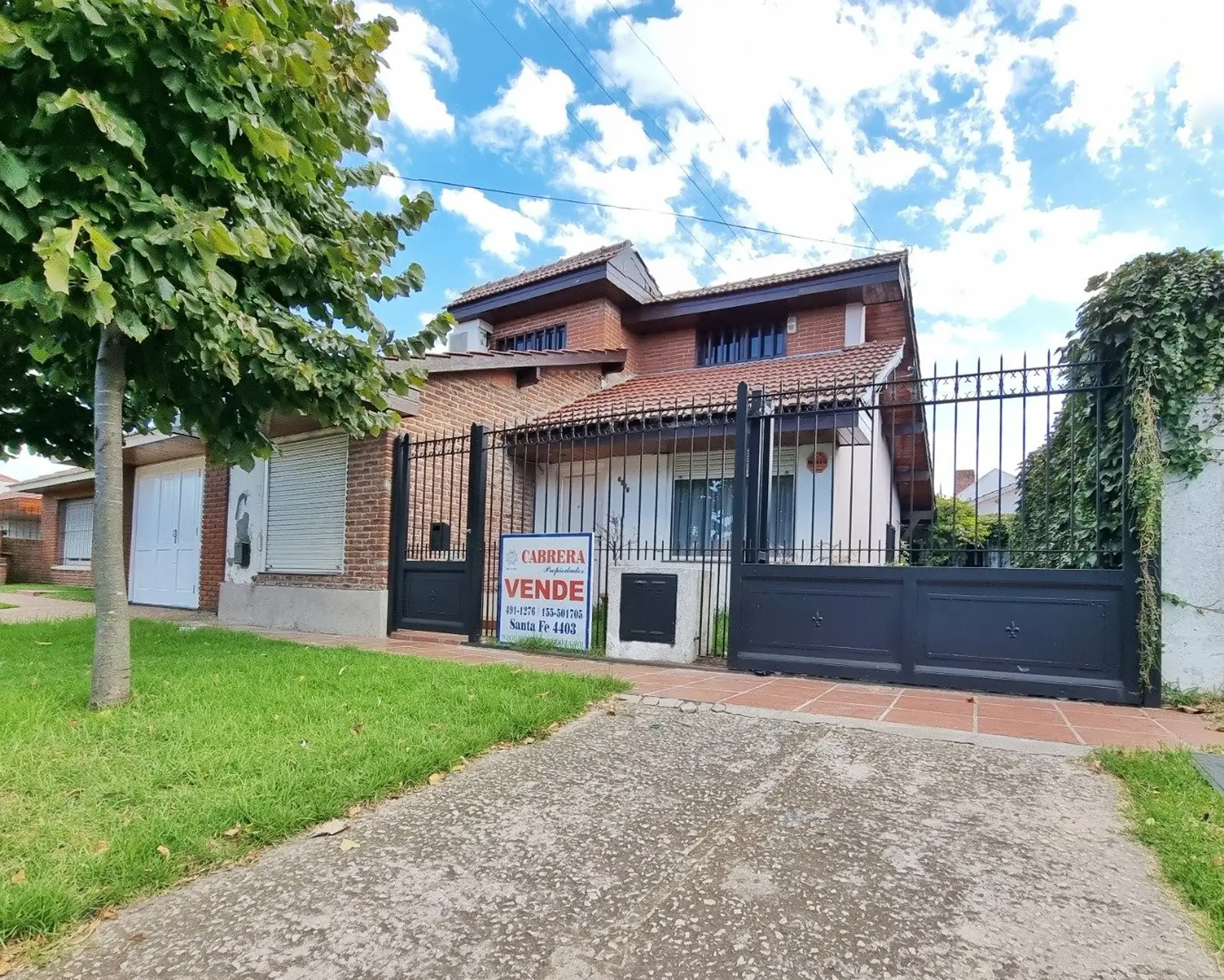 Chalet en PH 3 ambientes con entrada p/ autos - Soler y C. de Dolores