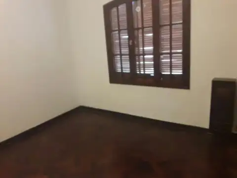 Casa en Alquiler en Barrio Tres Cerritos, $ 1.500.000