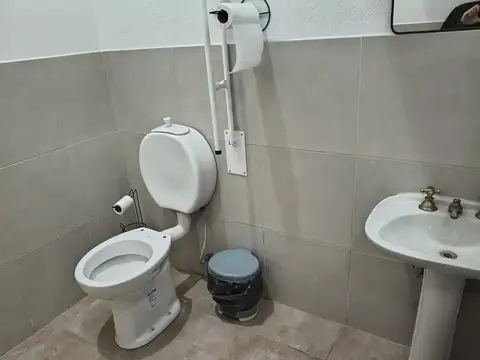 Local en Alquiler en Coronel Dorrego, $ 2.800.000