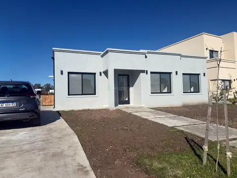 Casa en Venta en Pilar Del Este, USD 205.000