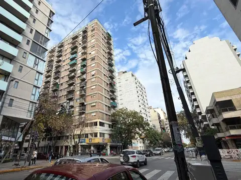 VENTA 2  AMBIENTES CON BALCON, MUY LUMINOSO CON COCHERA