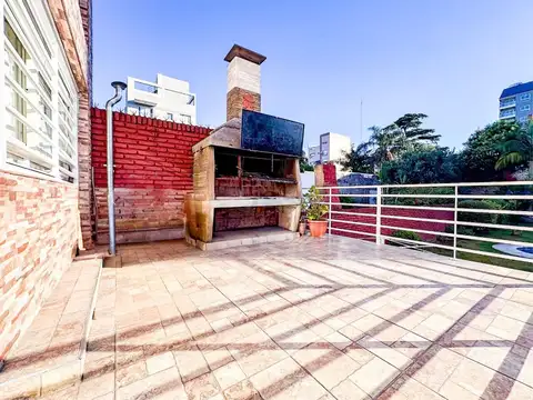 Casa en Venta con 3 cocheras