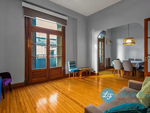 Hermoso departamento antiguo, reciclado en el "¨Pasaje Europa"