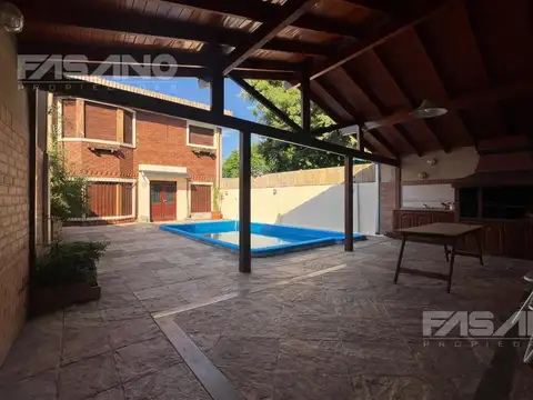 Depto Tipo Casa en Alquiler de 3 dormitorios