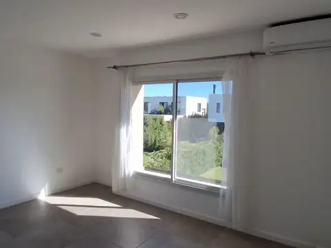 Casa Monoambiente con 3 baños