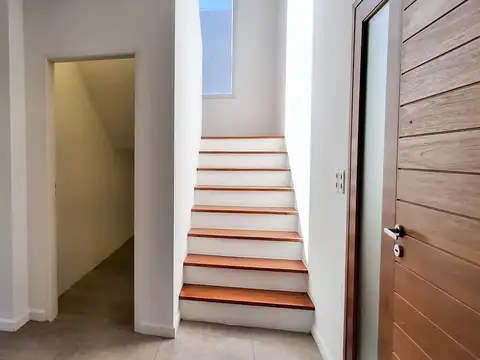 Casa Venta Barrio Vistas, Puertos del Lago Escobar.  3 Dormitorios, Escritorio, Pileta. GBA Norte