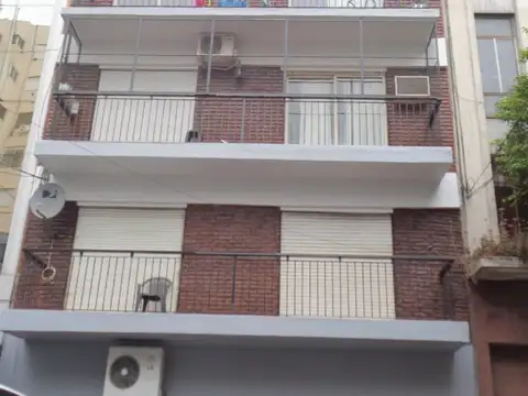 PERON ENTRE PASTEUR Y URIBURU - 2 AMBIENTE  -APTO PROFESIONAL - 2 CUADRAS SUBTE A Y B