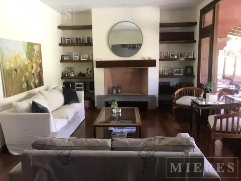 Casa en Alquiler Temporal con 2 cocheras