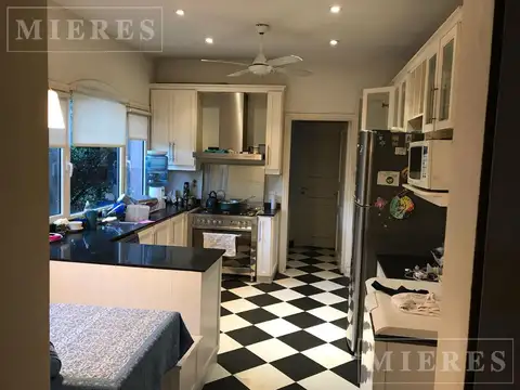 Casa 5 ambientes con 2 baños