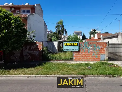 Lote baldío en pleno barrio San José, de Martin Coronado. Ideal para cualquier tipo de desarrollo. 