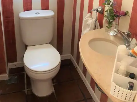 Casa 5 ambientes con 3 baños