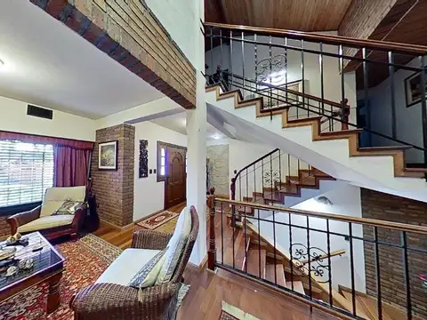 Casa 5 ambientes con 3 baños