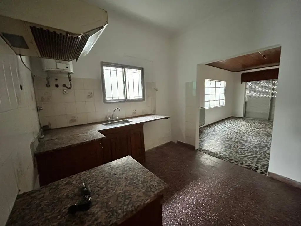 casa cuatro ambientes para alquilar lujan rawson al 600