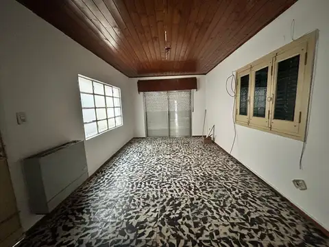Casa 4 ambientes con 1 baño