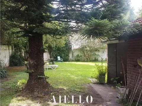 Casa alpina 3 ambientes. Parque y quincho. Los Pinares.