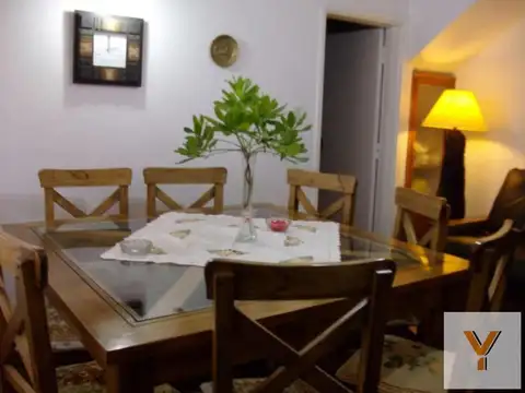 Casa 8 ambientes con 4 baños