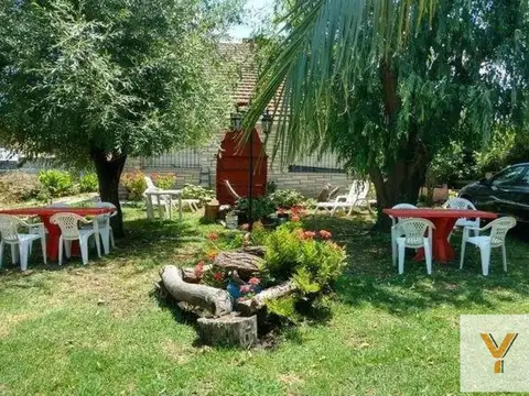 Chalet venta -6 dormitorios-4 baños-700mts2 totales- Barrio Chapadmalal