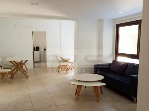 Coronel morales al 1400, entre Montes de oca y Albarellos