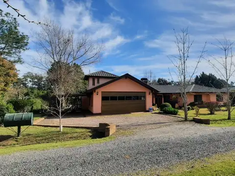 Casa en Venta con 2 cocheras