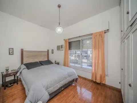 CASA 3 AMBIENTES CON COCHERA Y PILETA - V. BOSCH