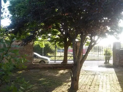 Casa en Venta con 5 cocheras