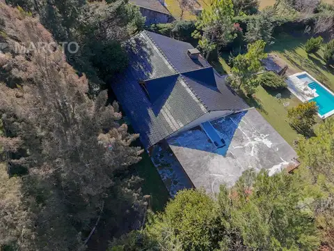 Casa en Venta con 4 cocheras