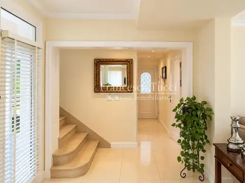 Casa 5 ambientes con 5 baños