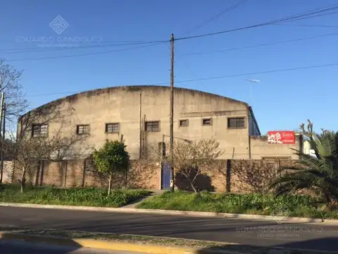 Importante DEPÓSITO INDUSTRIAL con excelente acceso!!!!