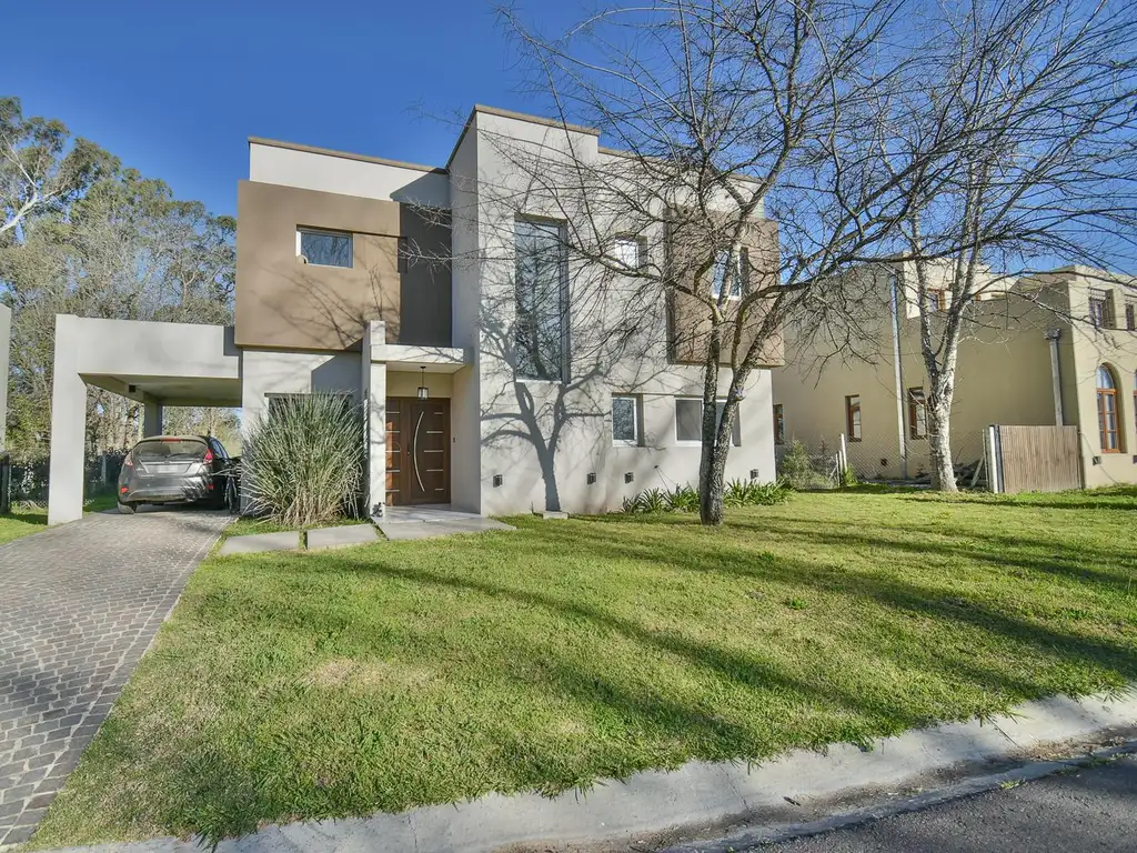 Casa en Venta - 3 dormitorios - USD 345.000
