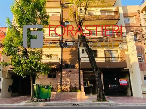Departamento de dos ambientes en venta con doble cochera