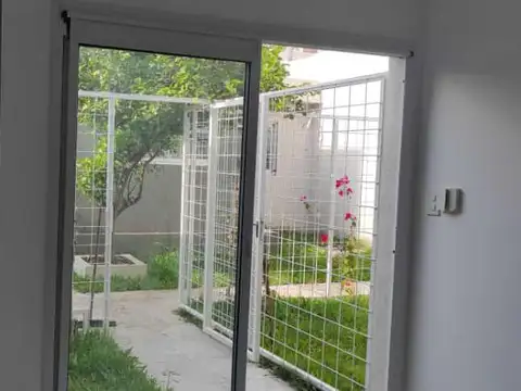 PH en  condominio con patio y parrillero