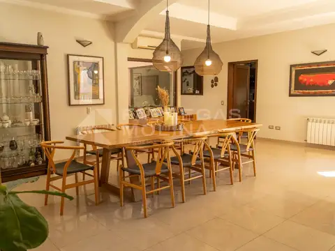 Casa 5 ambientes con 5 baños
