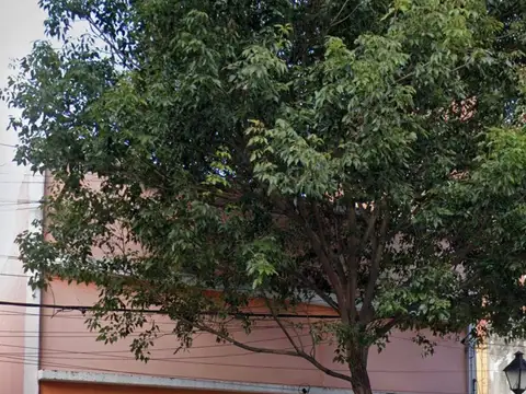 Casa en venta c/ cochera en Centro