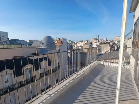 Piso, Unica oficina con balcon terraza. Baños