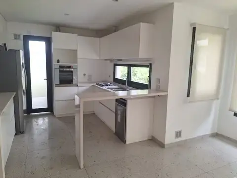 Casa en Alquiler de 3 dormitorios