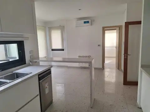 Casa - Alquiler - Argentina, City Bell - Club de Campo Grand Bell  467 5000