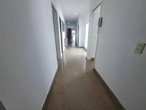 Venta Edificio Profesional 6 ambientes Lujan Centro