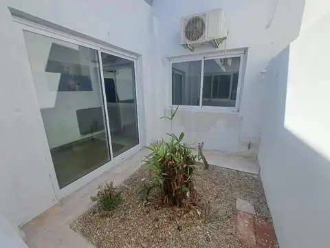 Venta Edificio Profesional 6 ambientes Lujan Centro