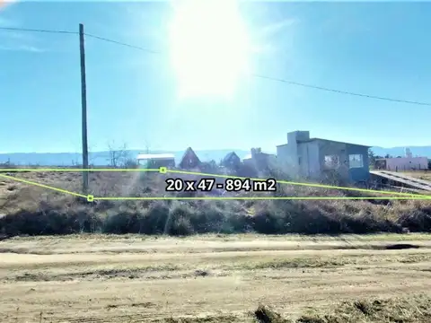 SE VENDE TERRENO 945 V. YACANTO, EL DIVISADERO