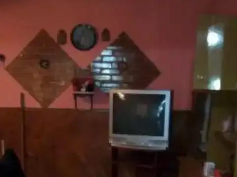 Casa 5 ambientes con 1 baño