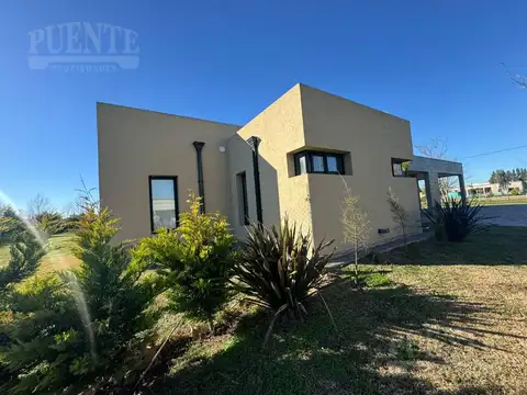 Casa 5 ambientes con 4 baños